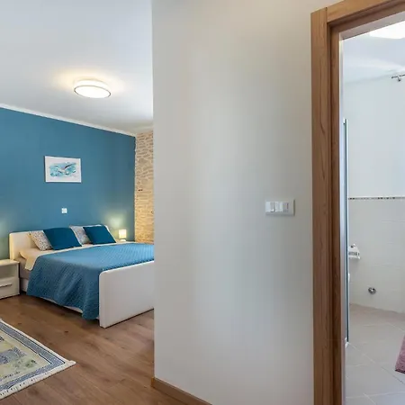 Stunning In With Kitchen Holiday home *