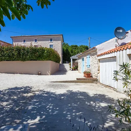 Stunning In With Kitchen Ližnjan