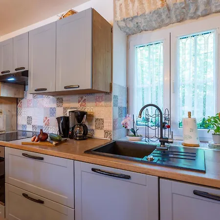 Stunning In With Kitchen Holiday home