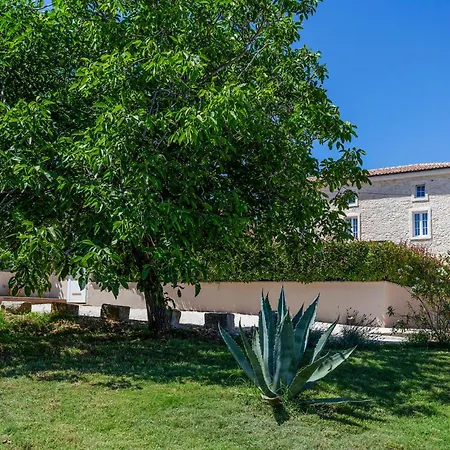 Vakantiehuis Stunning In With Kitchen Ližnjan