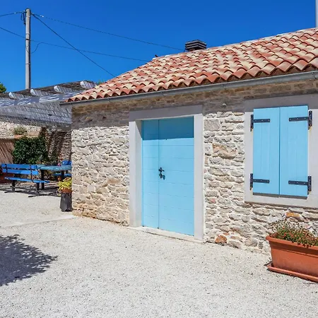 Stunning In With Kitchen Holiday home Liznjan