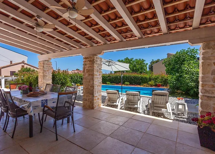 Stunning In With Kitchen Vakantiehuis *