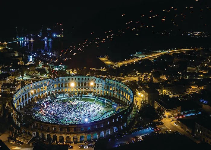 Stunning In With Kitchen Vakantiehuis *