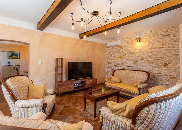 펜션 Stunning In With Kitchen Ližnjan