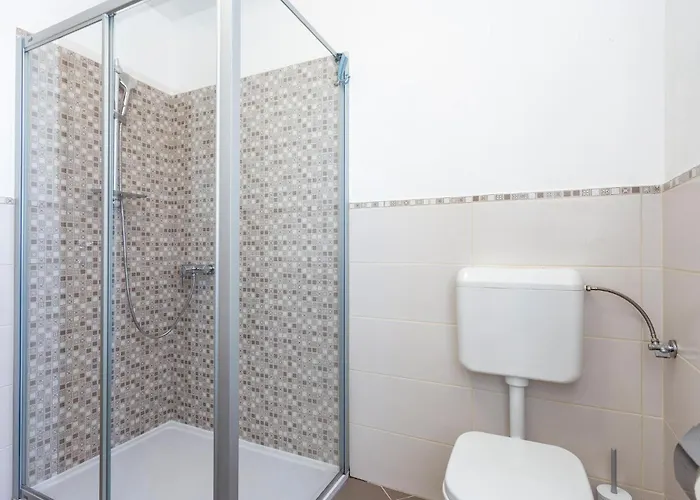 Stunning In With Kitchen