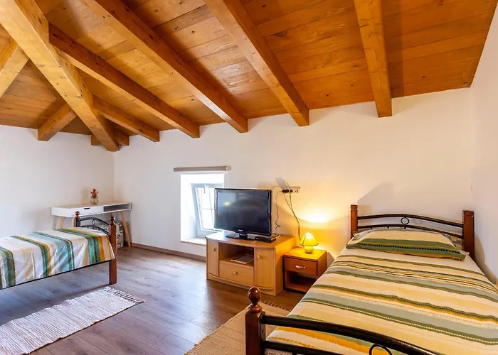 Stunning In With Kitchen 펜션