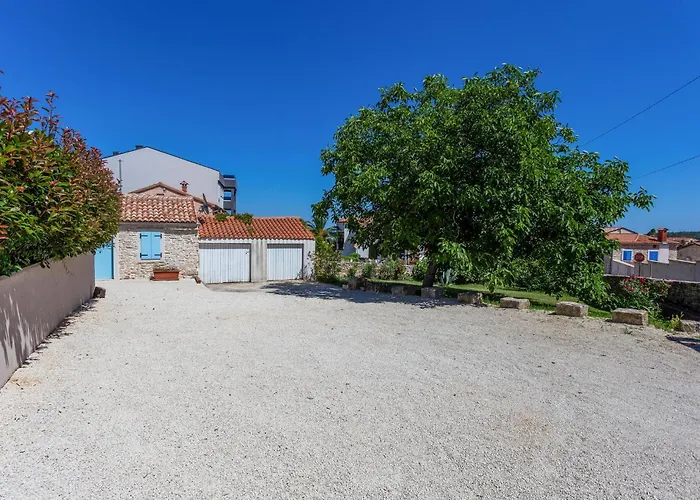 Stunning In With Kitchen 펜션 *