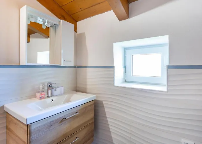 Stunning In With Kitchen