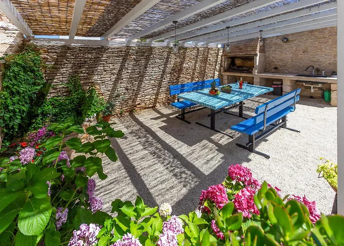 Stunning In With Kitchen *