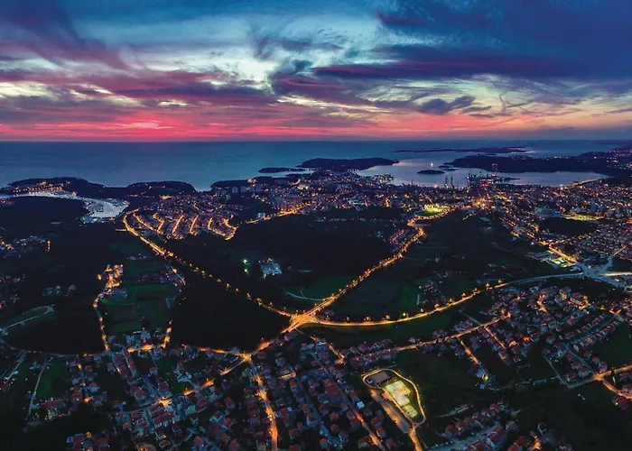 Stunning In With Kitchen 펜션 *